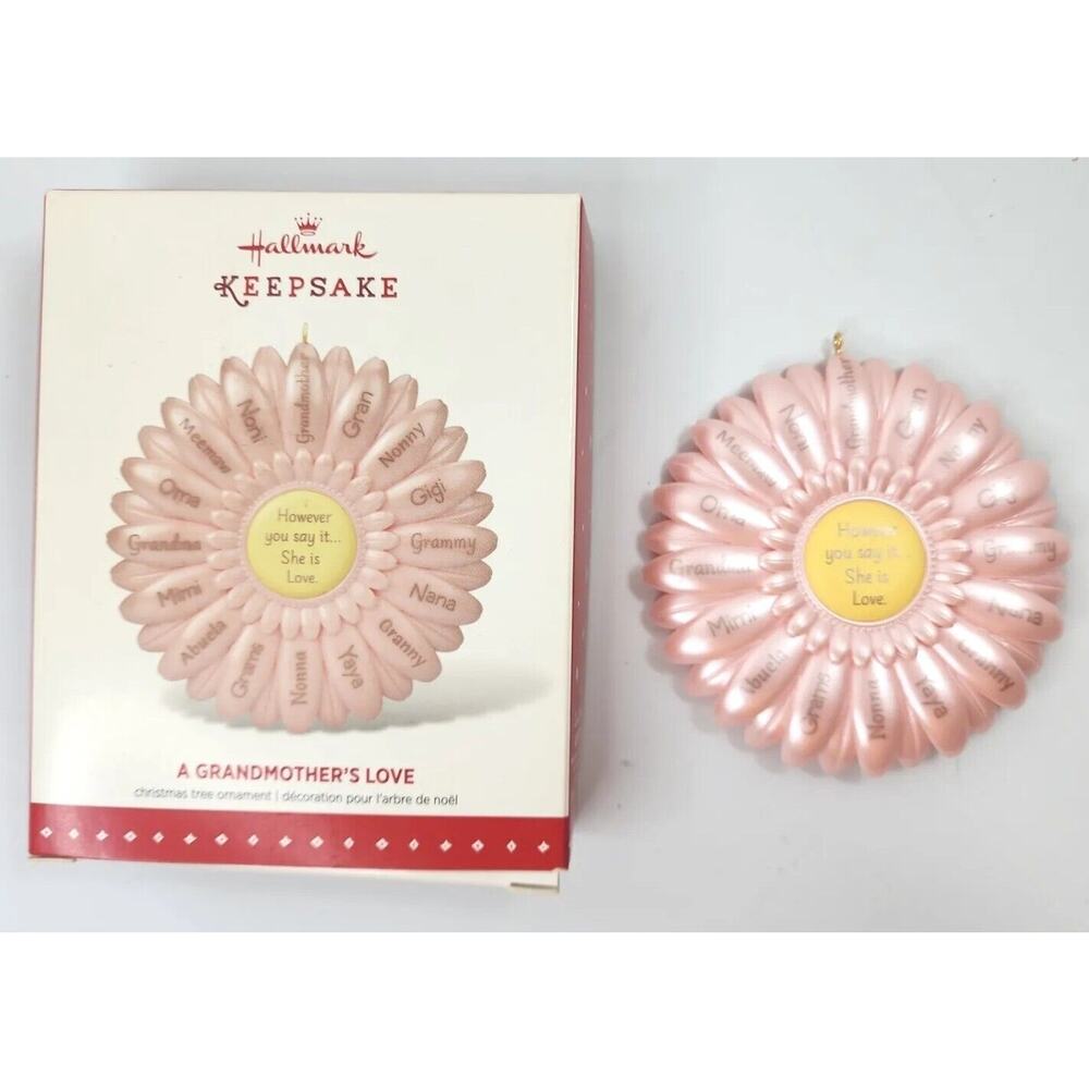 2015 Hallmark Keepsake Ornament A Grandmother's Love in Box U3